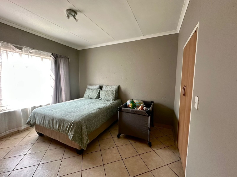 2 Bedroom Property for Sale in Waterval East North West